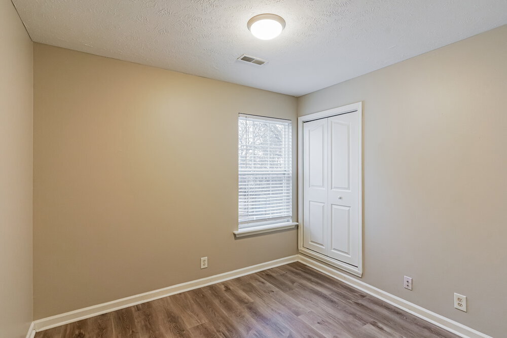 Building Photo - 1043 Tom Hailey Blvd