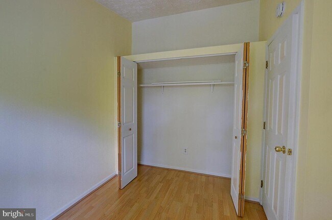 Building Photo - 7622 Mandan Rd