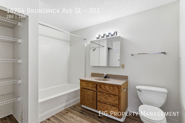 Building Photo - 16704 Brunswick Ave SE