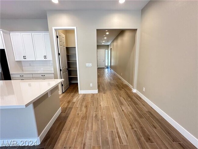 Building Photo - 3961 W Haleh Ave