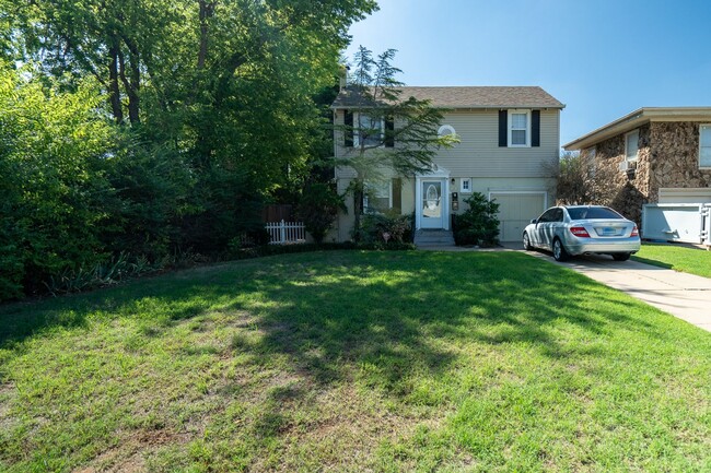 Building Photo - 2808 NW 24th St Duplex