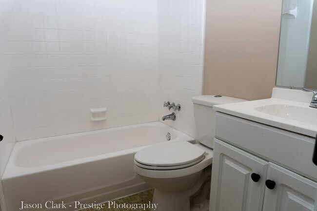 Building Photo - 2708 E Antler Dr