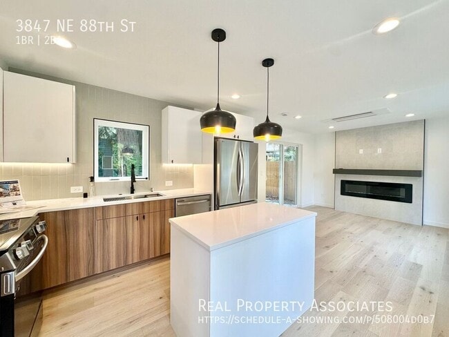 Building Photo - 3847 NE 88th St