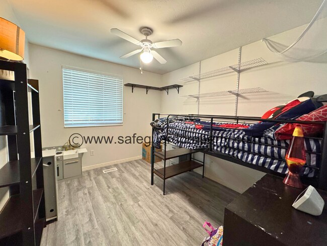 Building Photo - Welcoming Multi-Level Home for Rent in Wes...