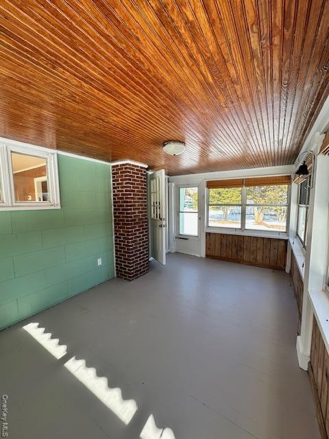 Building Photo - 5 Pine St