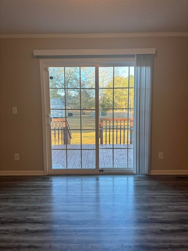 Building Photo - 205 Joy Rd