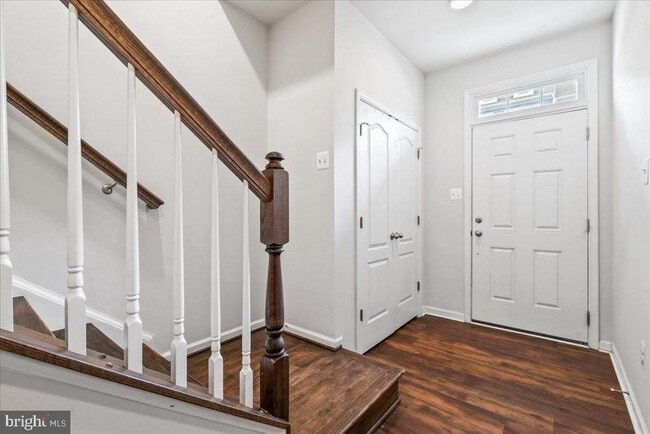Building Photo - 309 Spring Bank Way