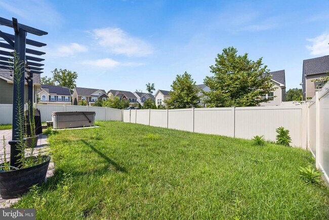Building Photo - 932 Still Pond Dr
