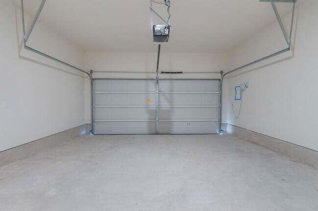 Building Photo - 181 Sugarberry Dr