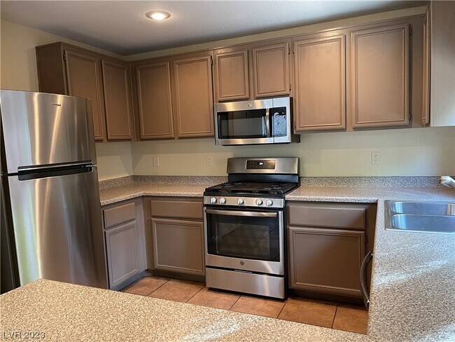 Building Photo - 2435 Ember Mist Ct