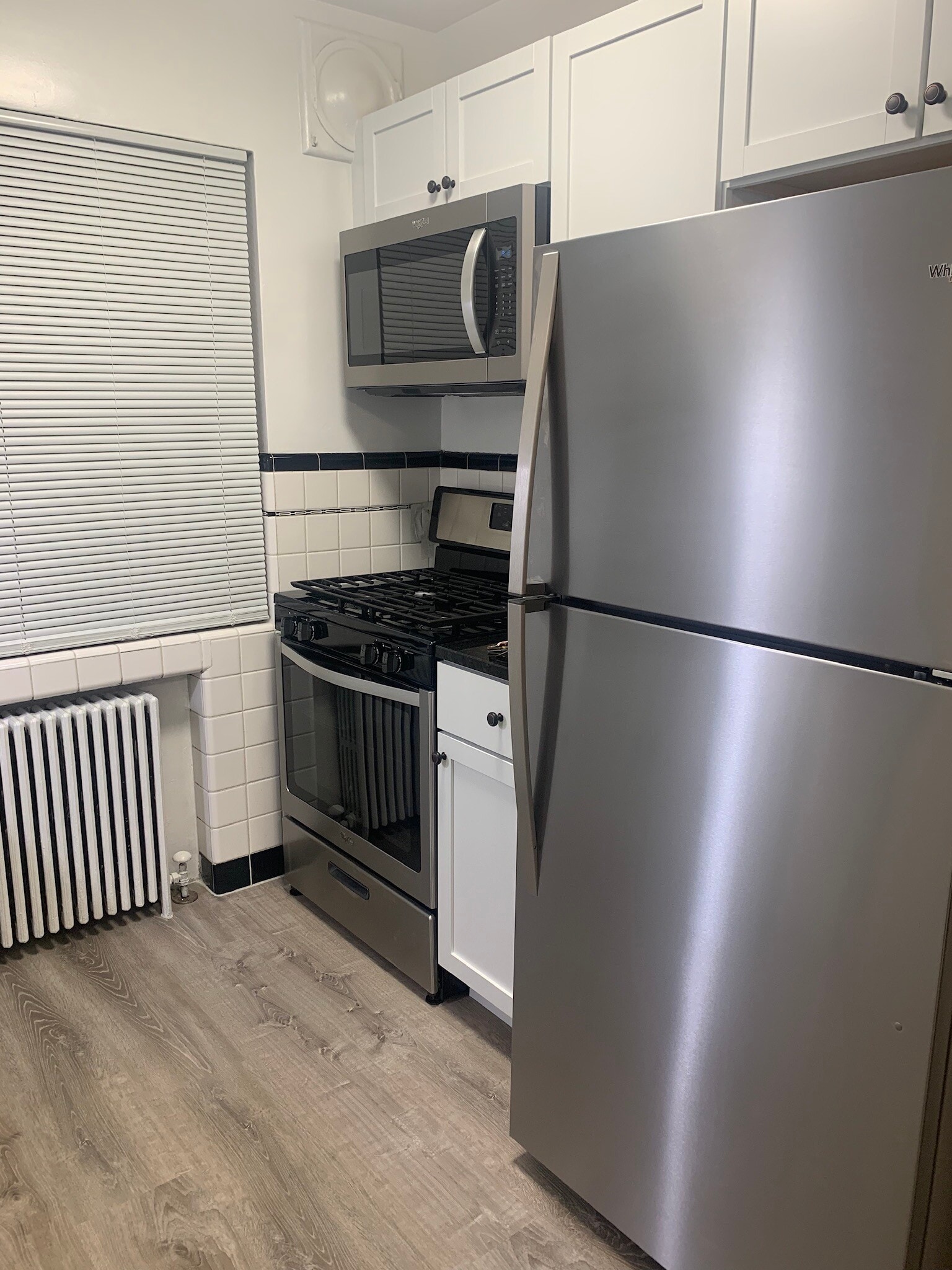 Kitchen - 4403 Erie Ave