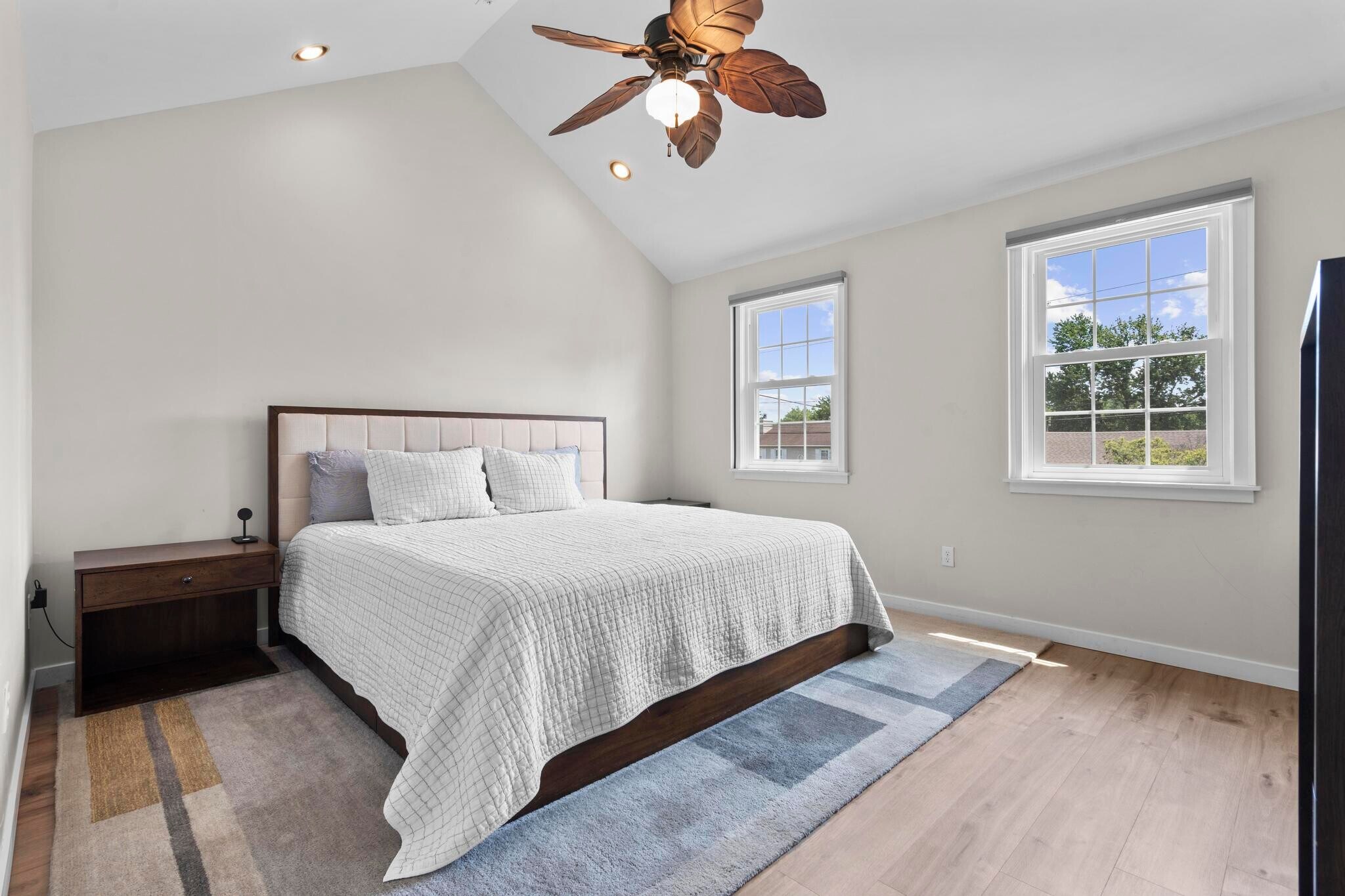 Building Photo - 26 Linden St