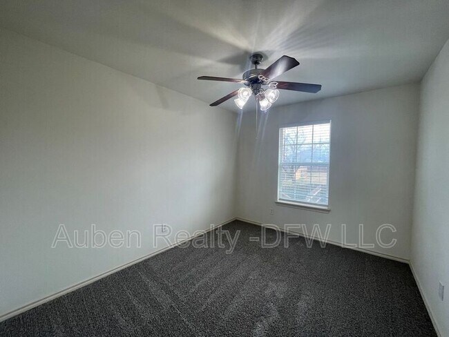 Building Photo - 909 Parkplace Ridge