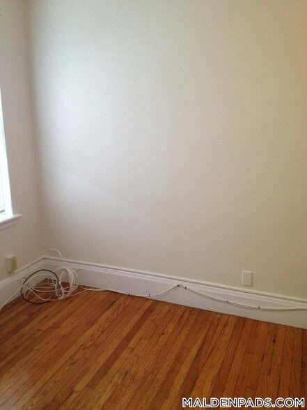 Building Photo - 349 Pleasant St