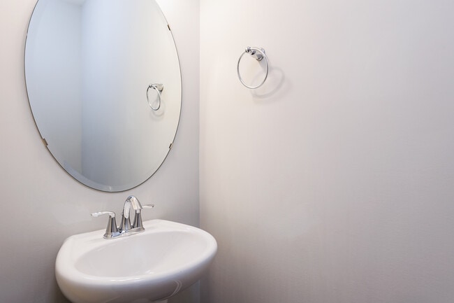 Building Photo - 628 Metro Sta