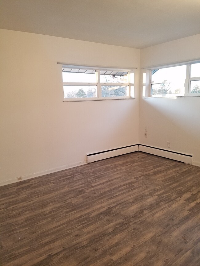 Building Photo - Ridgewood