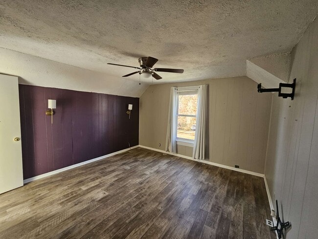 Building Photo - 93 N Rose Blvd