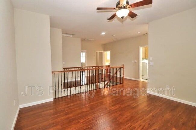 Building Photo - 217 Barnhill Dr