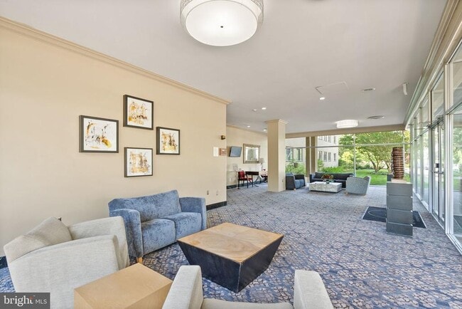 Building Photo - 6621 Wakefield Dr