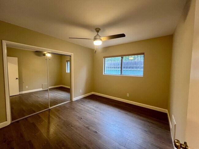 Building Photo - 5811 Agnes Ave