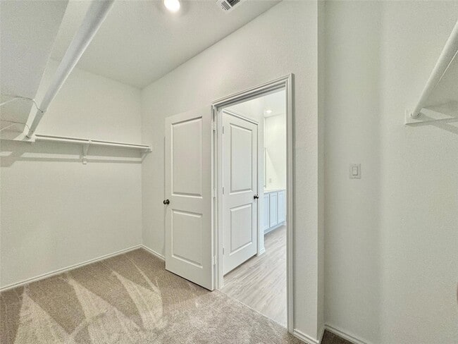 Building Photo - 1316 Acorn Oak Dr