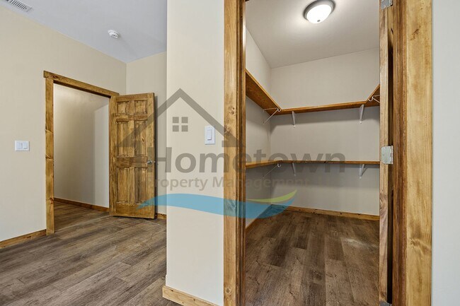 Building Photo - 4-Bedroom 2-Bathroom Home with Attached 2-Car Garage Available in Blanchard!