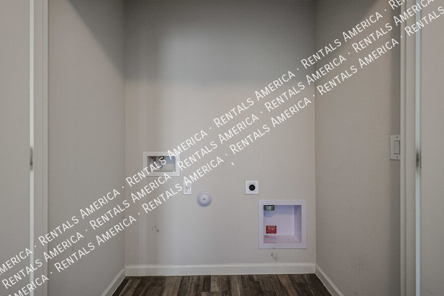 Building Photo - 123 E Bobcat Pl