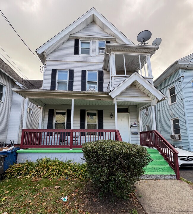 Primary Photo - 28 Cassius St