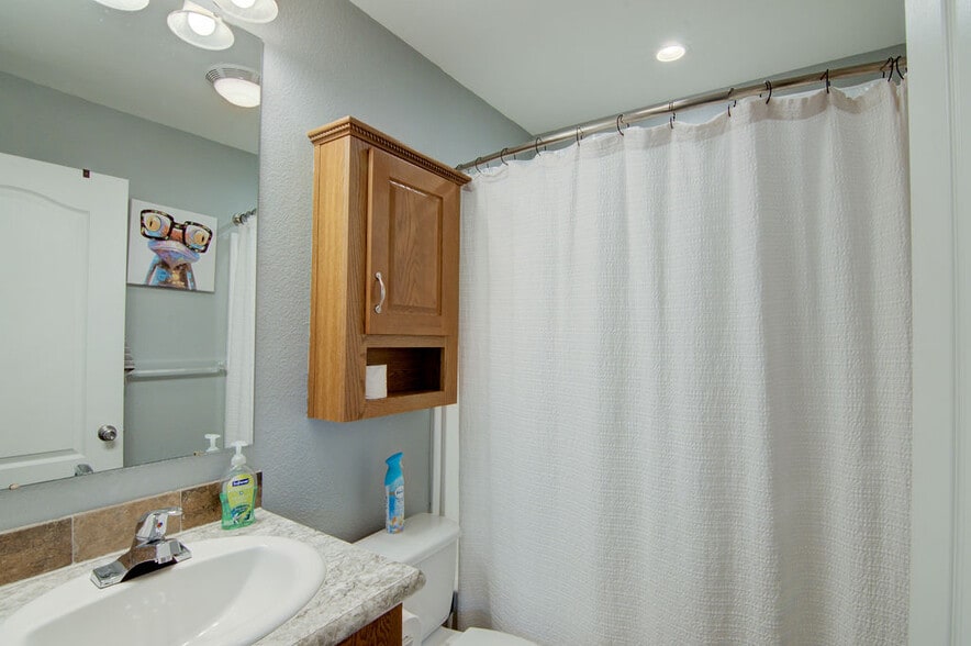 Building Photo - 120 Barnwood Cir