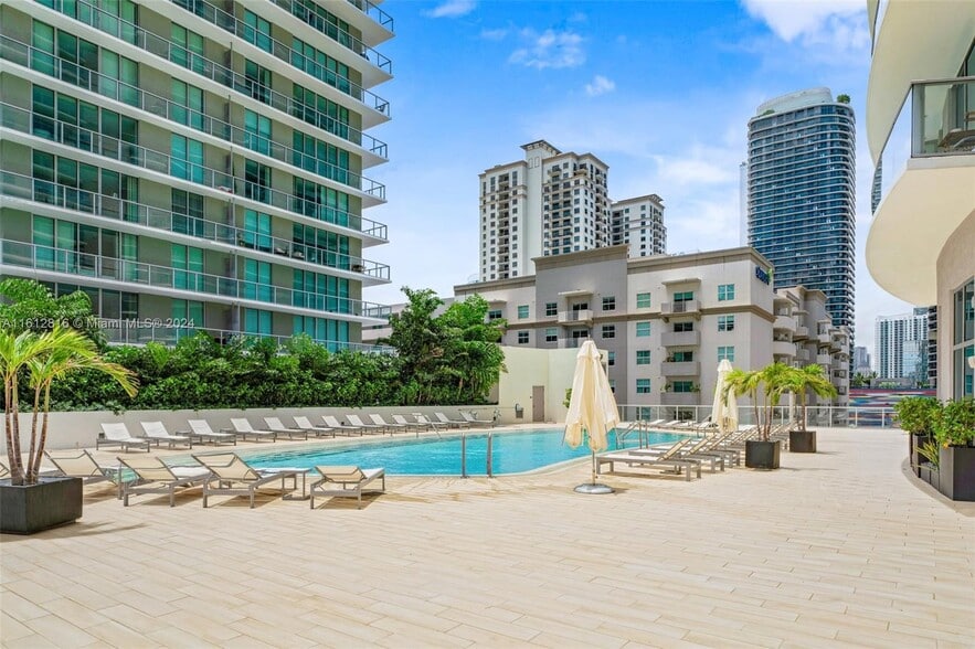 Building Photo - 1100 S Miami Ave