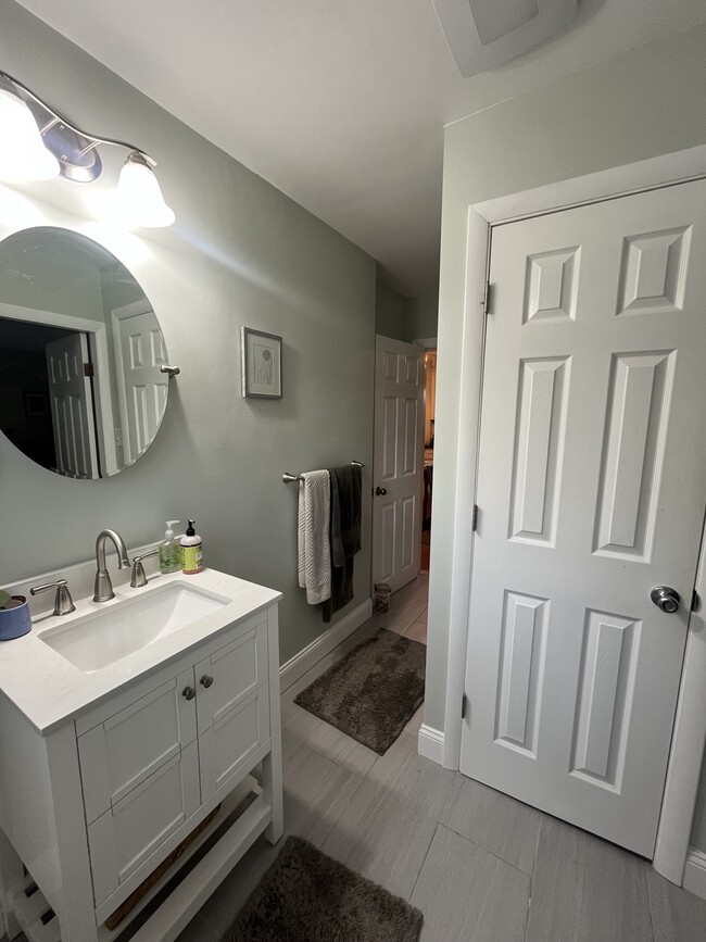 Newly renovated bathroom - 33 Beaumont St