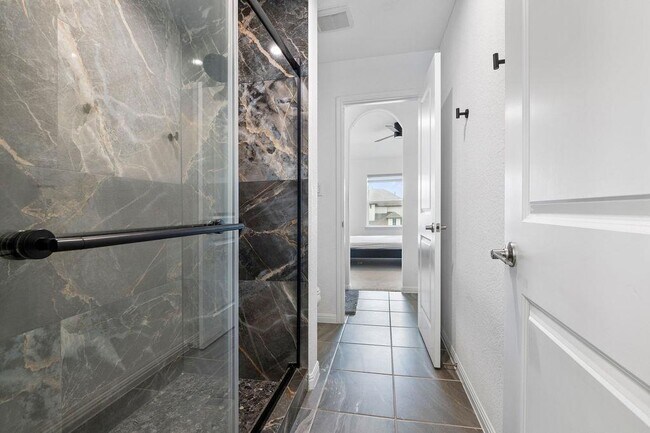 Building Photo - 920 Villa Rialto View