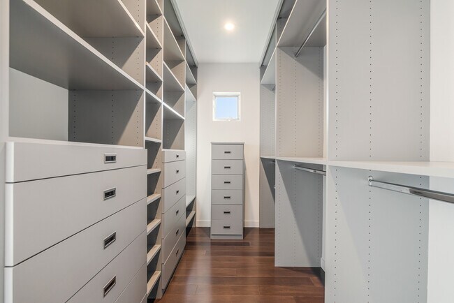 Building Photo - 686 Enchanted Way