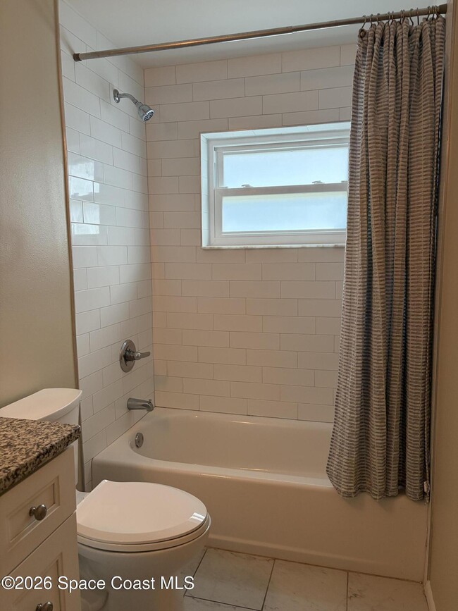 Building Photo - 619 Rosada St