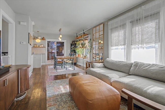 Building Photo - 136 E Jackson St