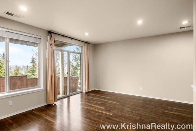 Building Photo - 15131 SW Canyon Wren Way
