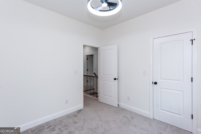 Building Photo - 3342 Landings S Dr SW