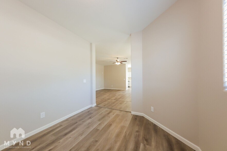 Building Photo - 13615 W Canyon Creek Dr