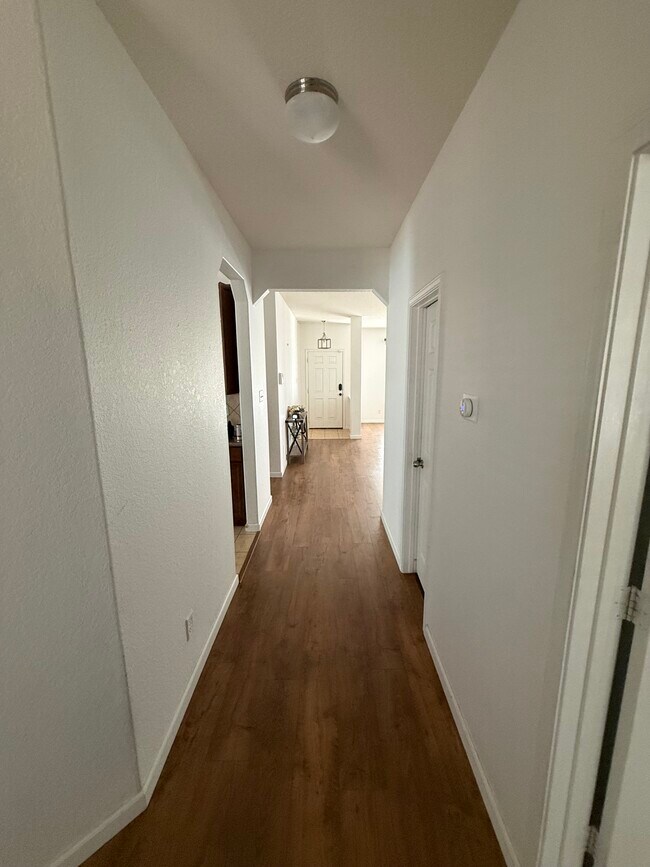 Building Photo - 16206 Raceway Downs