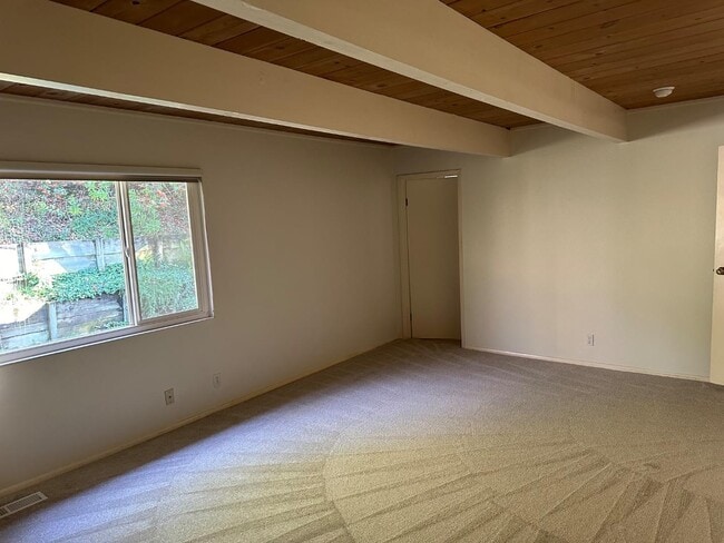 Building Photo - 121 Escanyo Way