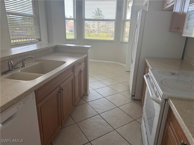 Building Photo - 8490 Kingbird Loop