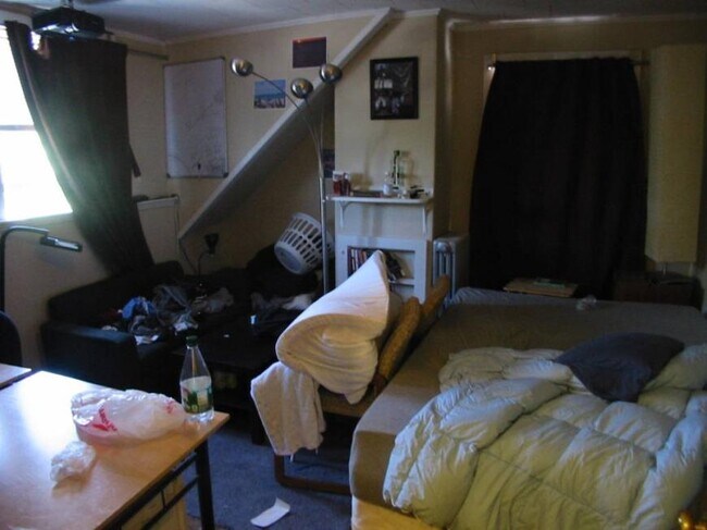 Building Photo - 3.0 bedroom in Cambridge Massachusetts 02138