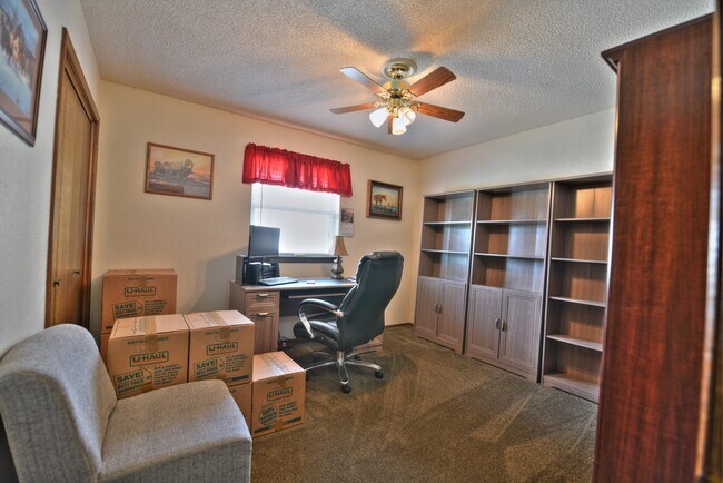 Building Photo - 307 Vickie Dr