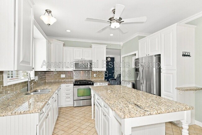 Building Photo - 2031 Avalon Mist Cir