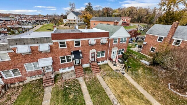 Building Photo - 4310 Roberton Ave