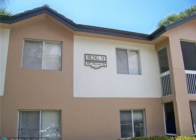 Building Photo - 9777 Westview Dr