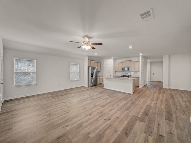 Building Photo - 9733 Tinsley St