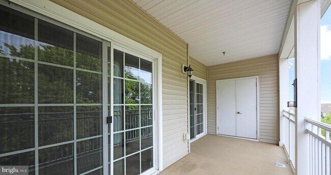 Building Photo - 244 Breeders Cup Dr