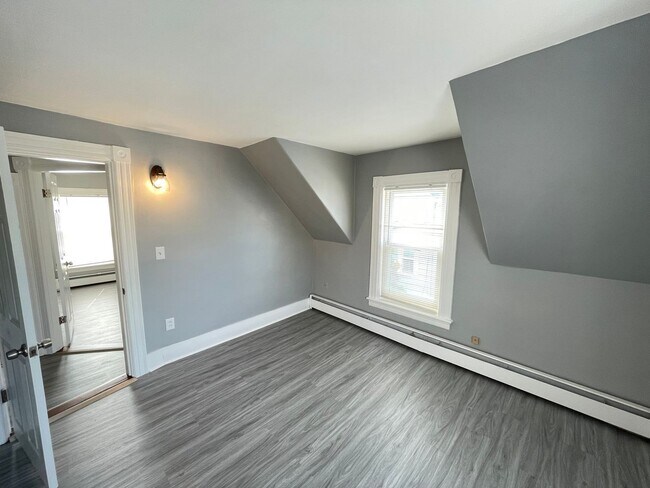 Building Photo - 114 S Jewett St