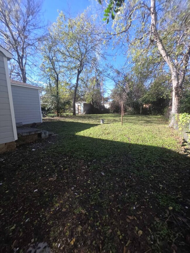 Building Photo - 3612 Bright St